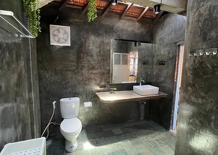 Balinese 4br -scenic Stroll To *