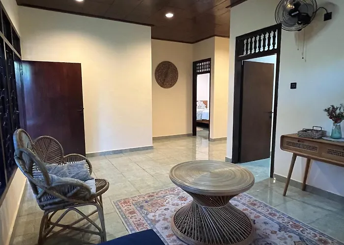 Balinese 4br -scenic Stroll To Ferienhaus *